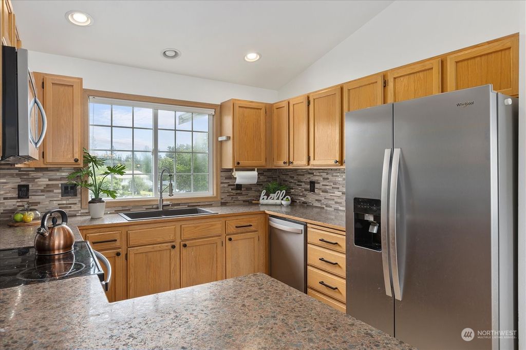 Photo of 812 210th Place SW, Lynnwood, WA 98036 (MLS # 2246414)