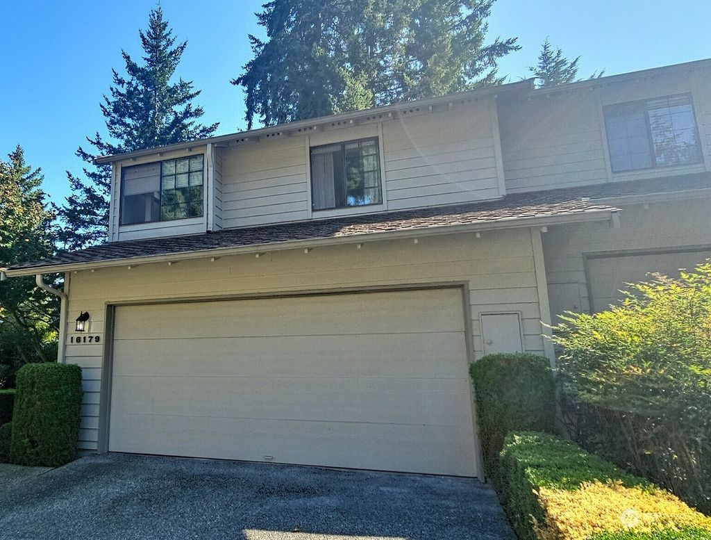 Photo of 16179 SE 33rd Circle, Bellevue, WA 98008 (MLS # 2157653)