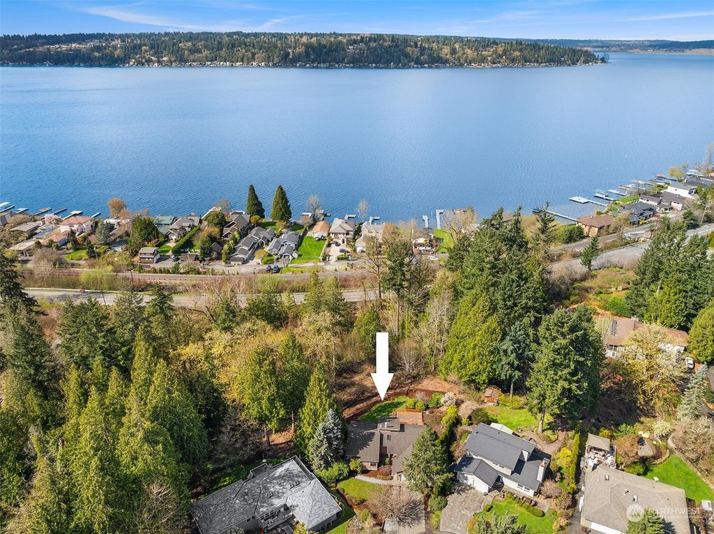 Photo of 20428 NE 3rd Street, Sammamish, WA 98074 (MLS # 2215940)