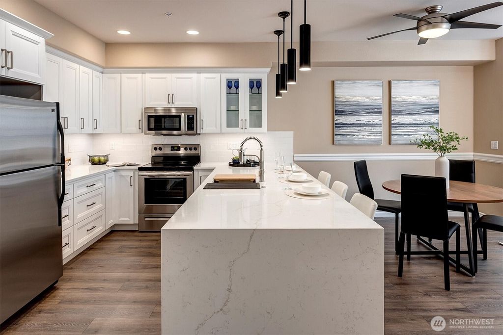 Photo of 6831 NE 170th Street #206, Kenmore, WA 98028 (MLS # 2479287)