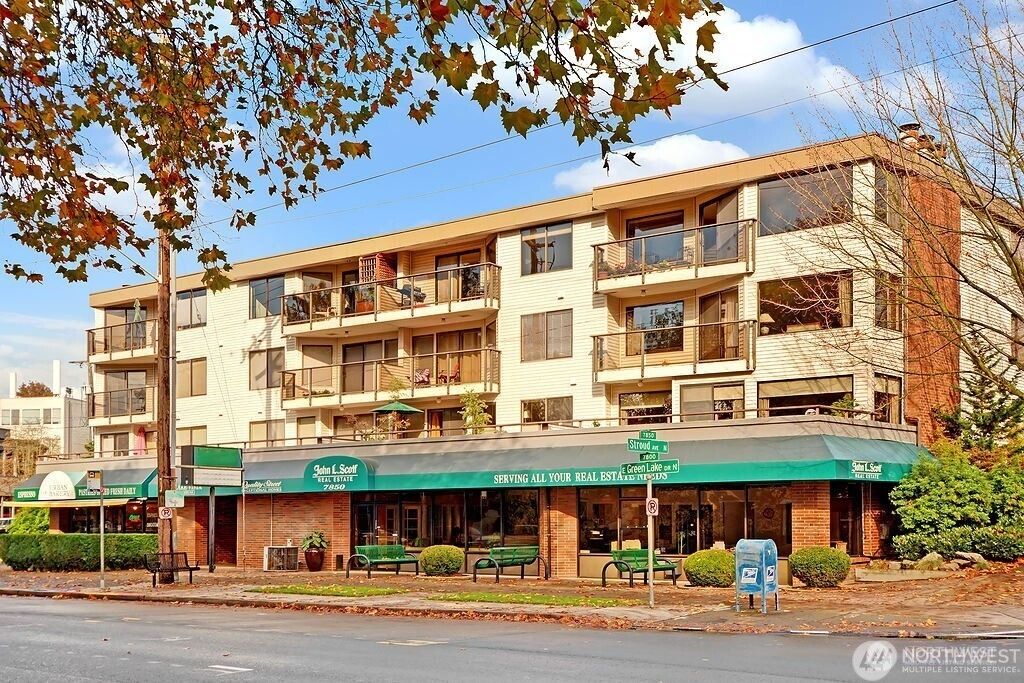 Photo of 7850 E Green Lake Drive N #303, Seattle, WA 98103 (MLS # 2371077)