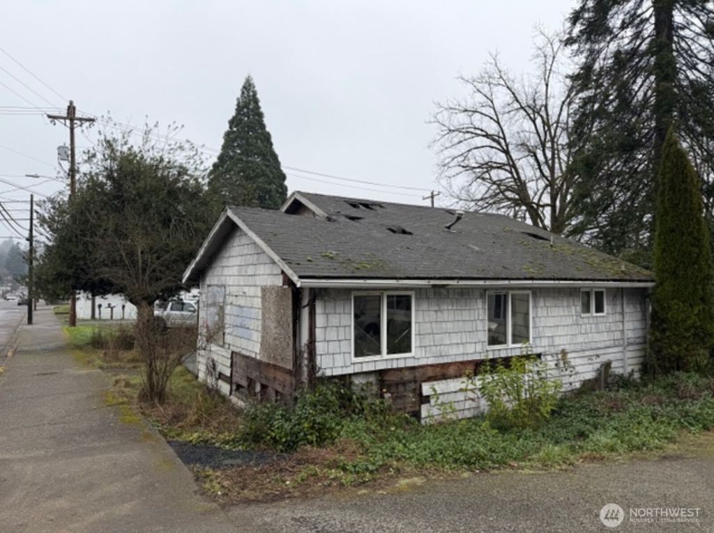 Photo of 226 S 7th Street, Shelton, WA 98584 (MLS # 2470165)