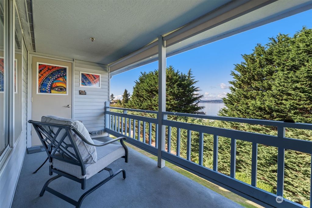 Photo of 28701 6th Place S #204, Des Moines, WA 98198 (MLS # 2305725)