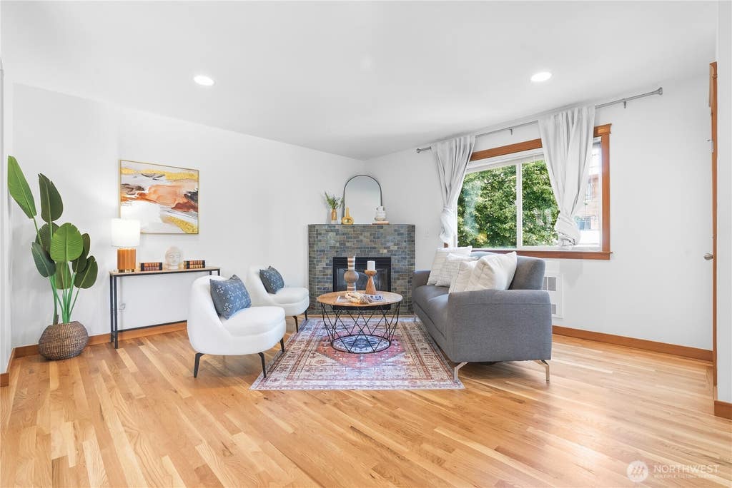 Photo of 821 NW 53rd Street #A, Seattle, WA 98107 (MLS # 2559354)