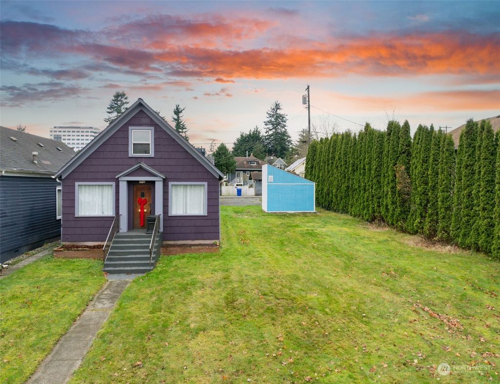 Photo of 2612 Lombard Avenue, Everett, WA 98201 (MLS # 2313505)