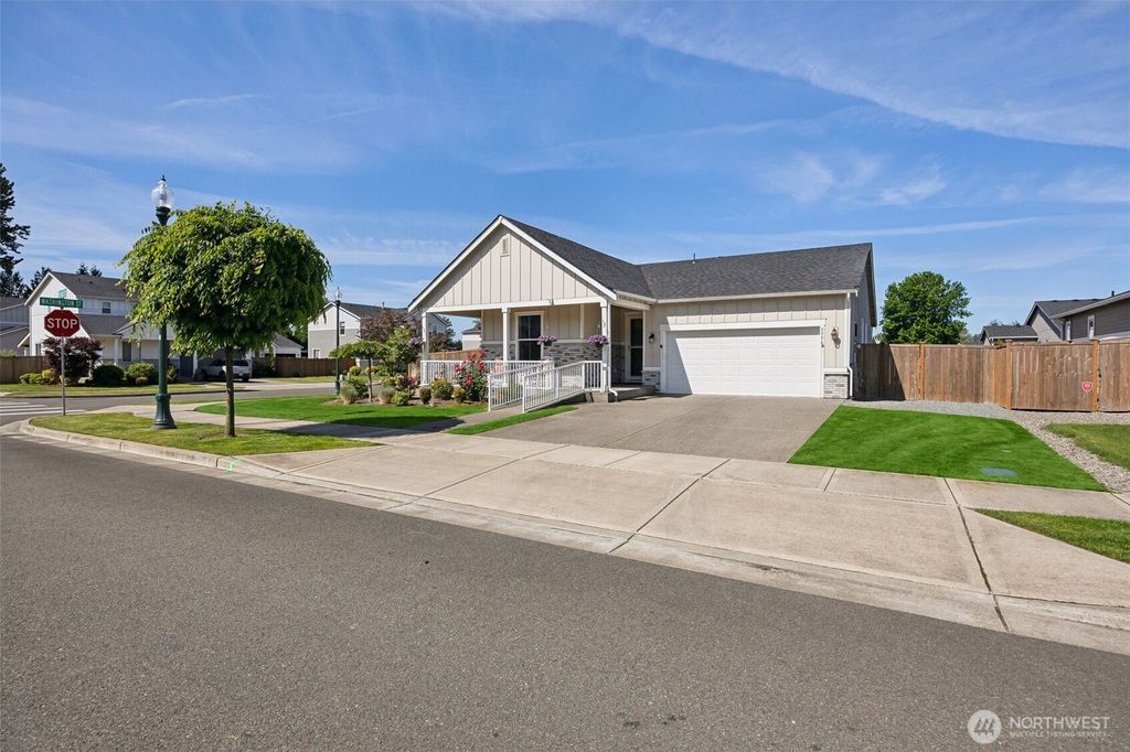 Photo of 5594 157th Ave Ct E CT, Sumner, WA 98390 (MLS # 2507236)