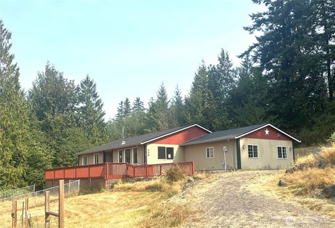 Photo of 208 Vogel Road, Castle Rock, WA 98611 (MLS # 2577966)