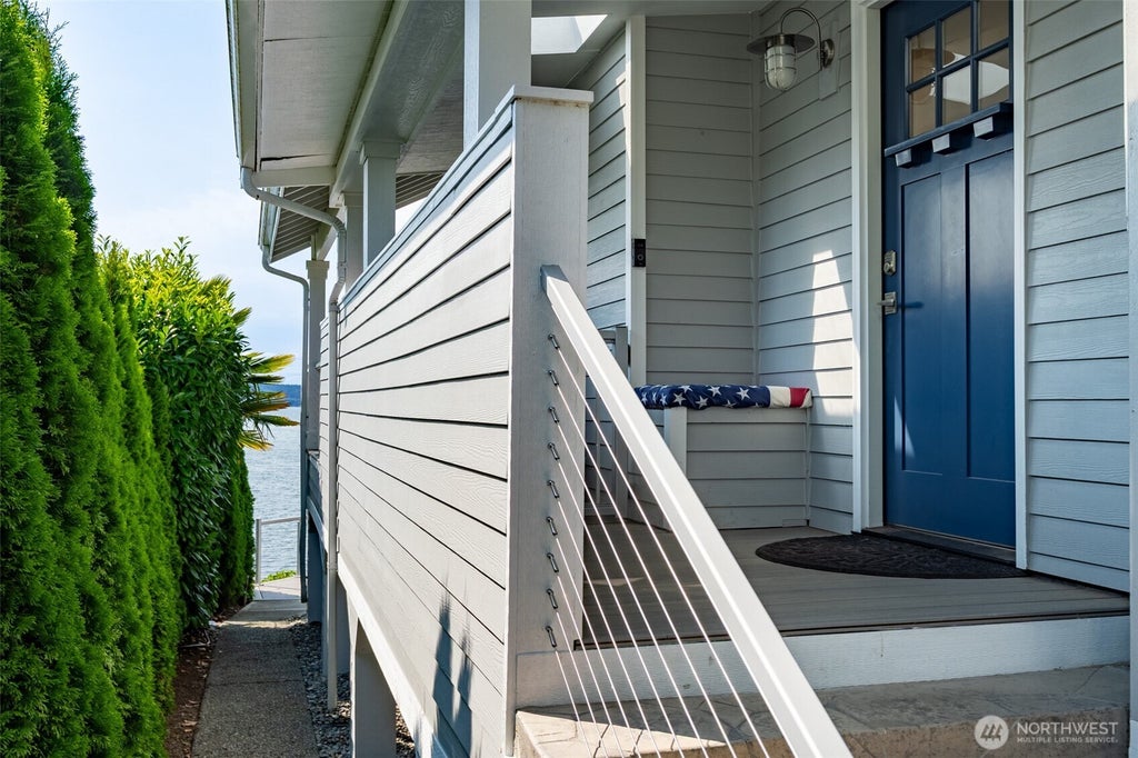 Photo of 30201 33rd Avenue SW, Federal Way, WA 98023 (MLS # 2558768)