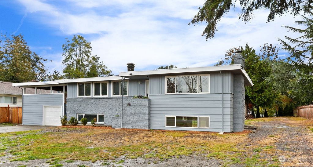 Photo of 2124 High Avenue NE, Renton, WA 98056 (MLS # 2012525)