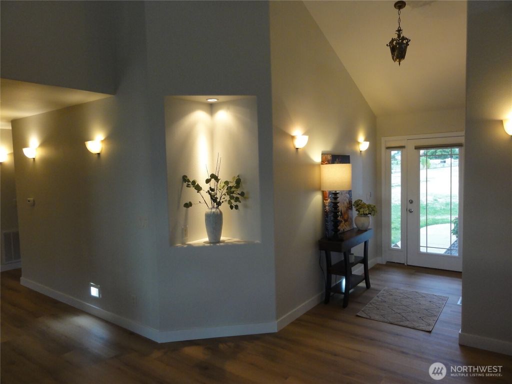 Photo of 3862 Shorecrest Drive NE, Moses Lake, WA 98837 (MLS # 2548877)