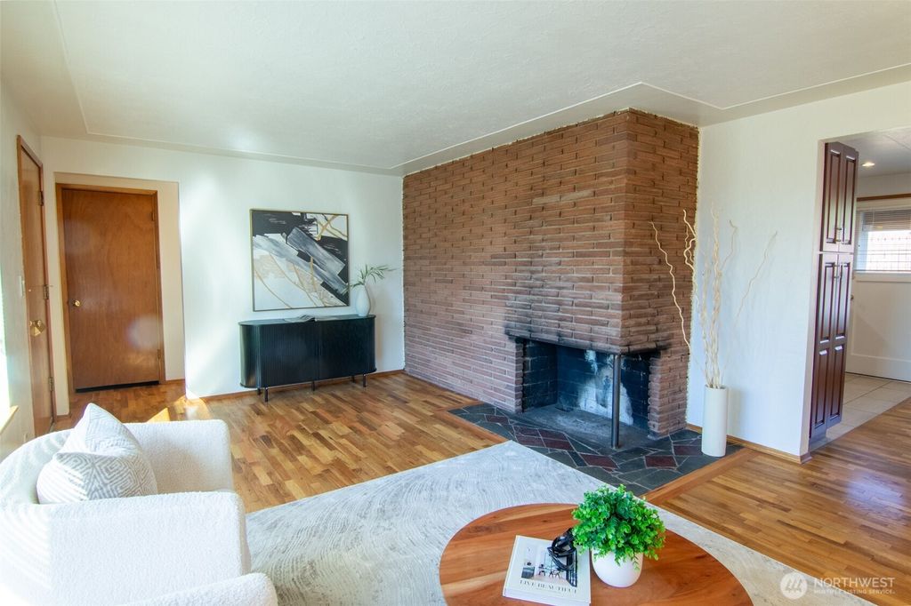 Photo of 2508 SW Chicago Court, Seattle, WA 98106 (MLS # 2435298)