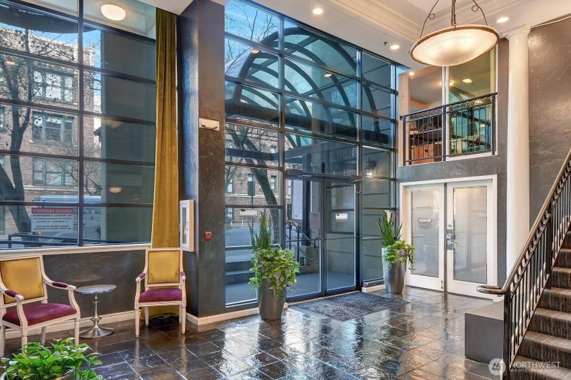 425 Vine Street 405