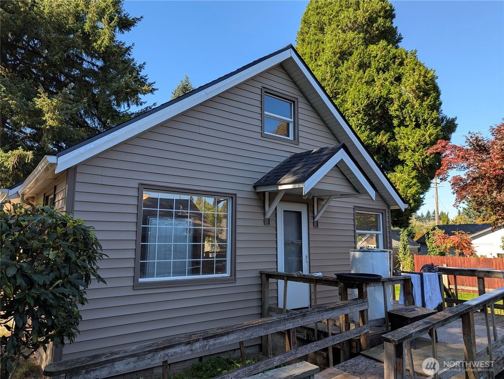 Photo of 1812 Amhurst Street SE, Olympia, WA 98501 (MLS # 2443532)