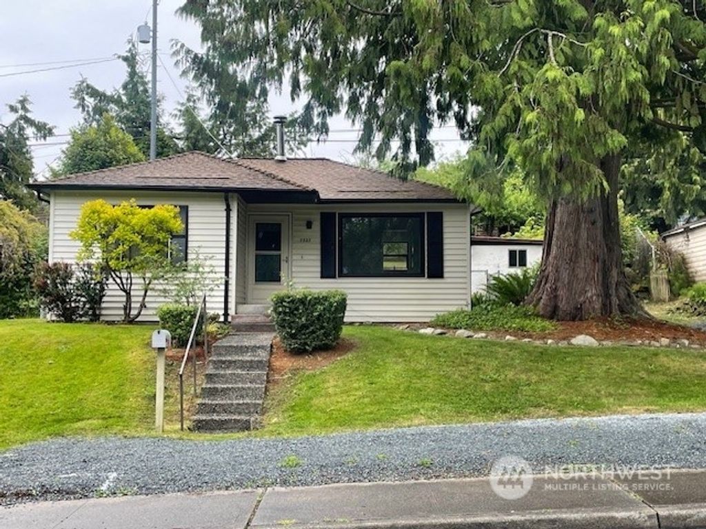Photo of 7237 S 125th Street, Seattle, WA 98178 (MLS # 2242946)