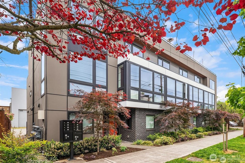 Photo of 917 NW 51st Street #D, Seattle, WA 98107 (MLS # 2405077)