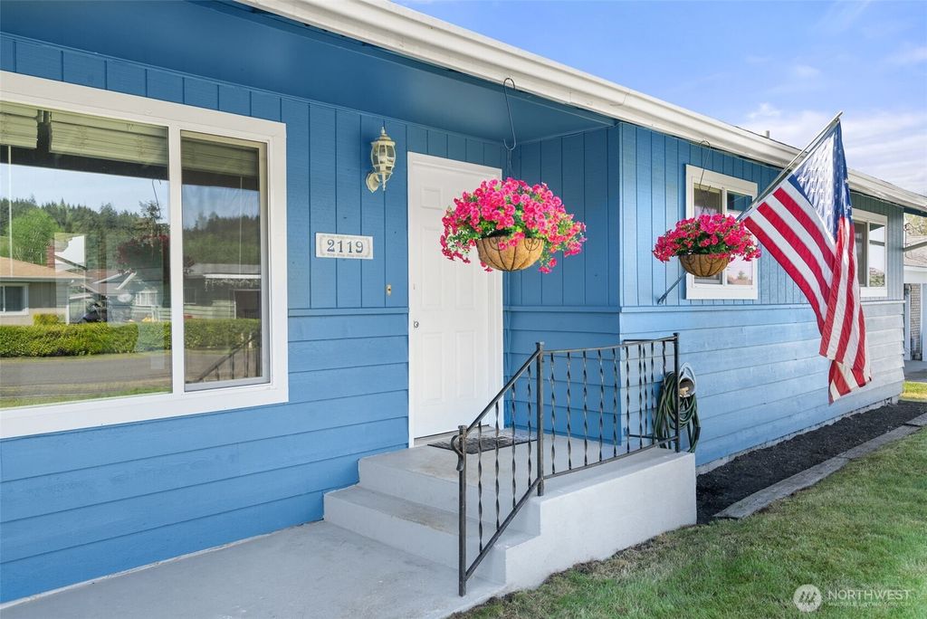 Photo of 2119 SW Olympic Drive, Chehalis, WA 98532 (MLS # 2517417)