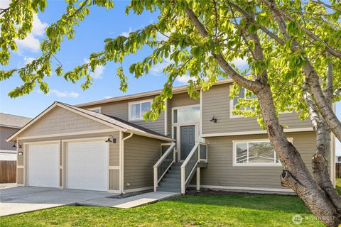 Photo of 1702 E Hobert Avenue, Ellensburg, WA 98926 (MLS # 2516331)