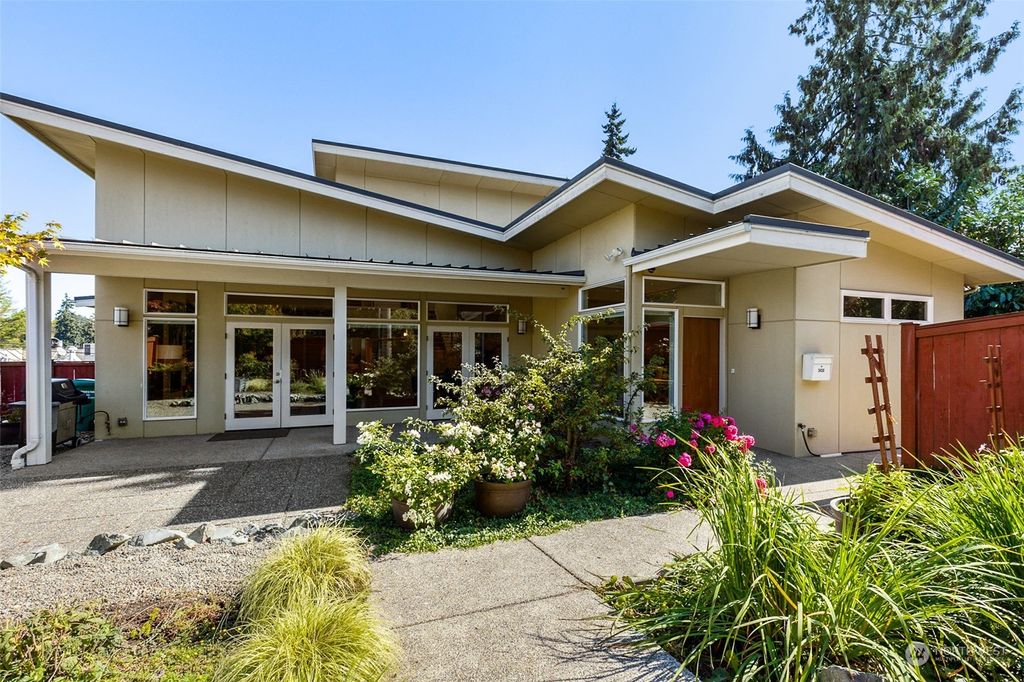 Photo of 3410 Claremont Avenue S, Seattle, WA 98144 (MLS # 2188095)