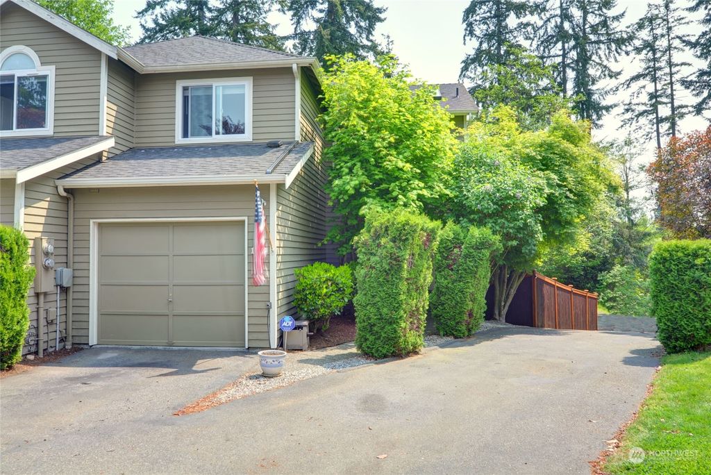 Photo of 128 69th Place SE #128B, Everett, WA 98203 (MLS # 2070328)