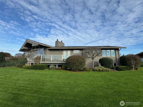 Photo of 9600 Hilltop Rd, Bellevue, WA 98004 (MLS # 2464756)