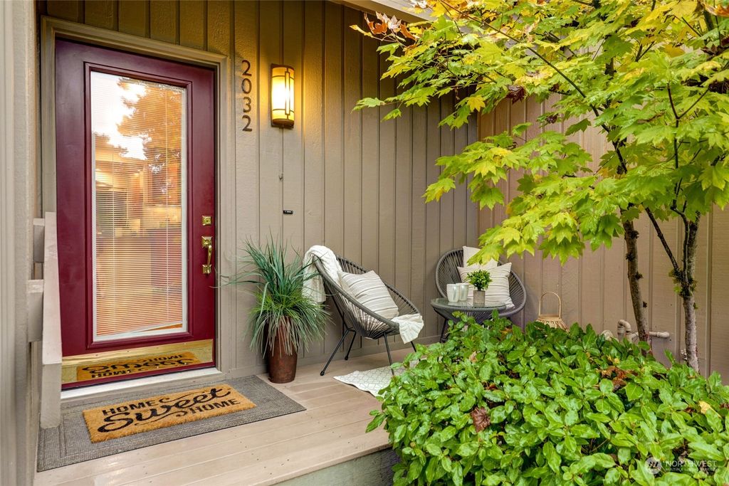 Photo of 2032 210th Circle NE #A22, Sammamish, WA 98074 (MLS # 2011157)