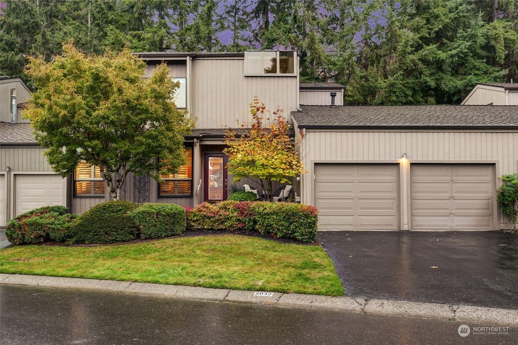 Photo of 2032 210th Circle NE #A22, Sammamish, WA 98074 (MLS # 2011157)