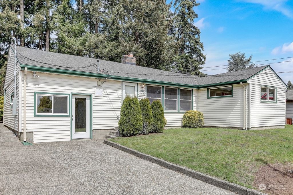 Photo of 2126 N 158th Street, Shoreline, WA 98133 (MLS # 2227588)