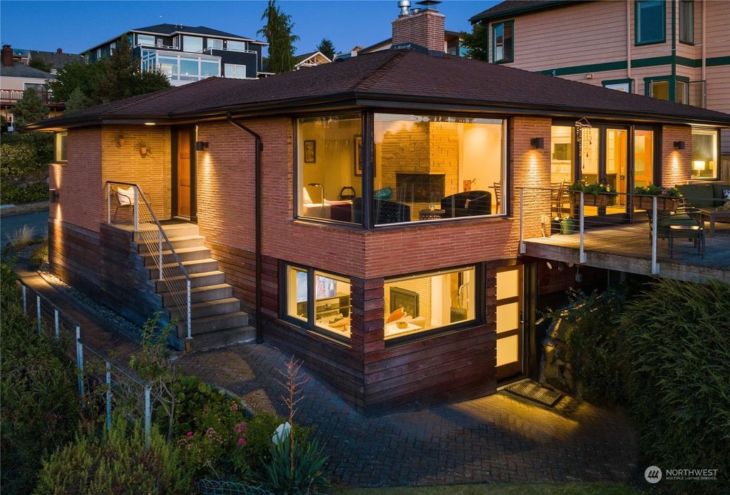 Photo of 4105 SW Holly Street, Seattle, WA 98136 (MLS # 2150712)