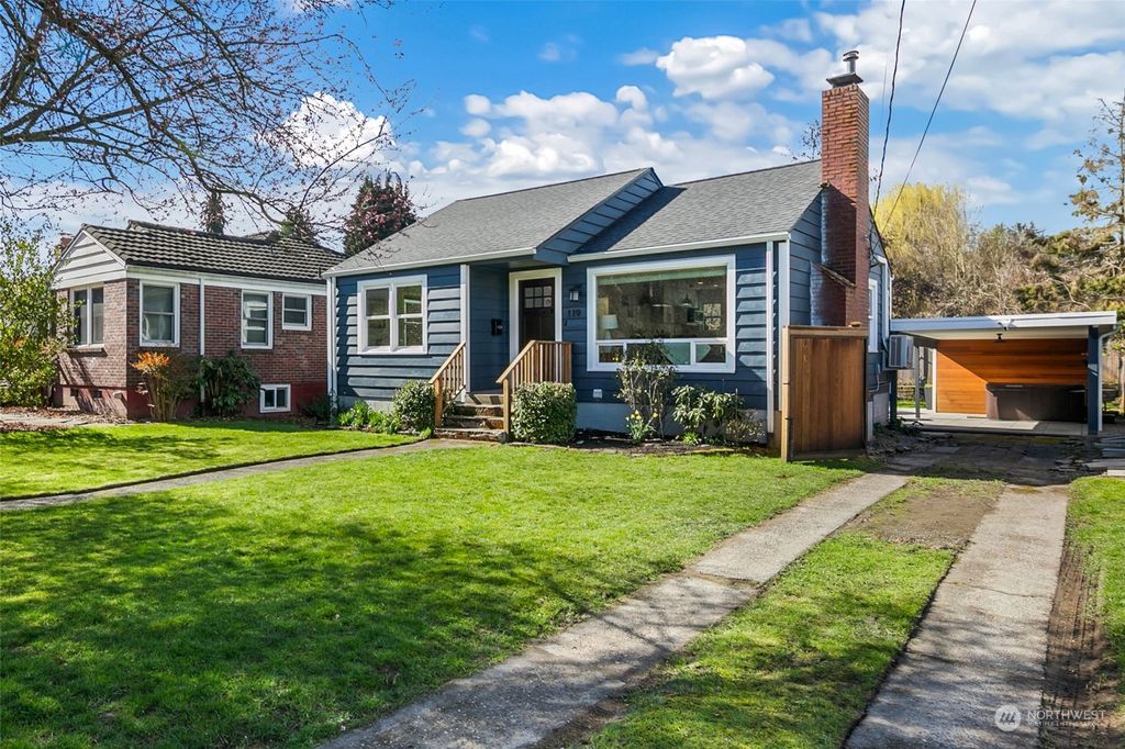 Photo of 119 30th Avenue E, Seattle, WA 98112 (MLS # 2199579)