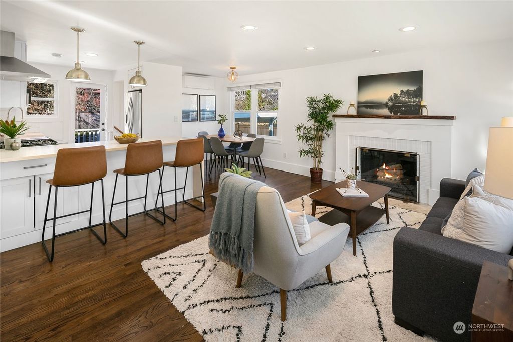 Photo of 119 30th Avenue E, Seattle, WA 98112 (MLS # 2199579)