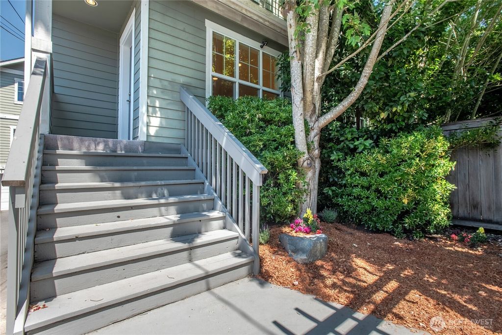 Photo of 118 N 104th Street #A, Seattle, WA 98133 (MLS # 2357272)