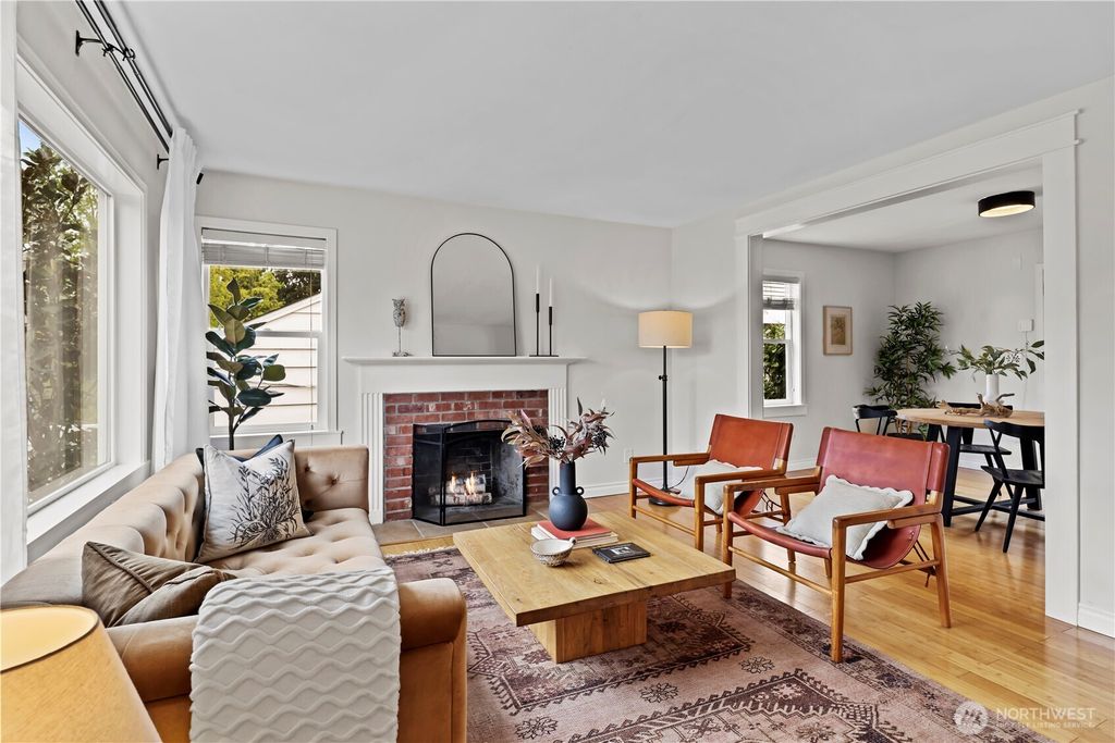 Photo of 3844 30th Avenue W, Seattle, WA 98199 (MLS # 2510416)