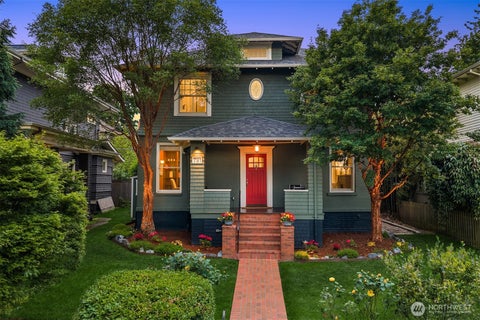 Photo of 721 18th Avenue E, Seattle, WA 98112 (MLS # 2537536)