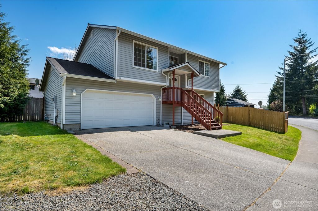 Photo of 201 Hemming Way, Granite Falls, WA 98252 (MLS # 2371891)