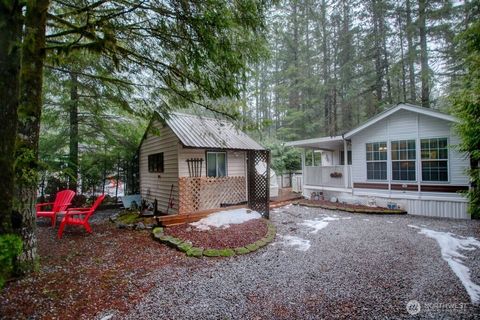 Photo of 35 Branch Circle, Deming, WA 98244 (MLS # 2406272)