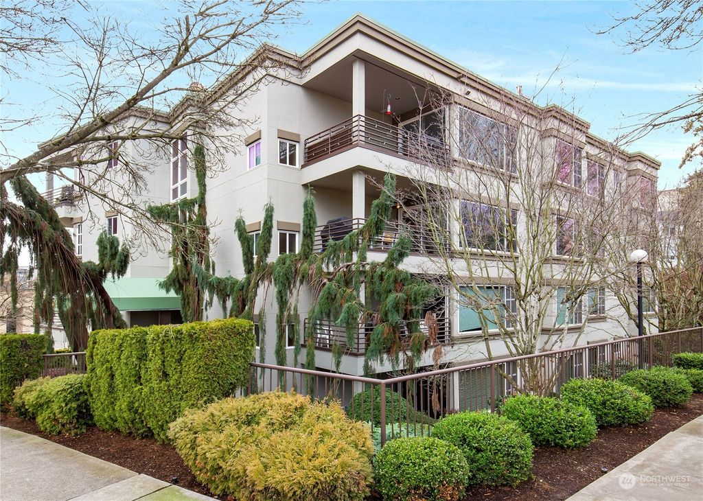 Photo of 321 3rd Street #303, Kirkland, WA 98033 (MLS # 2024885)