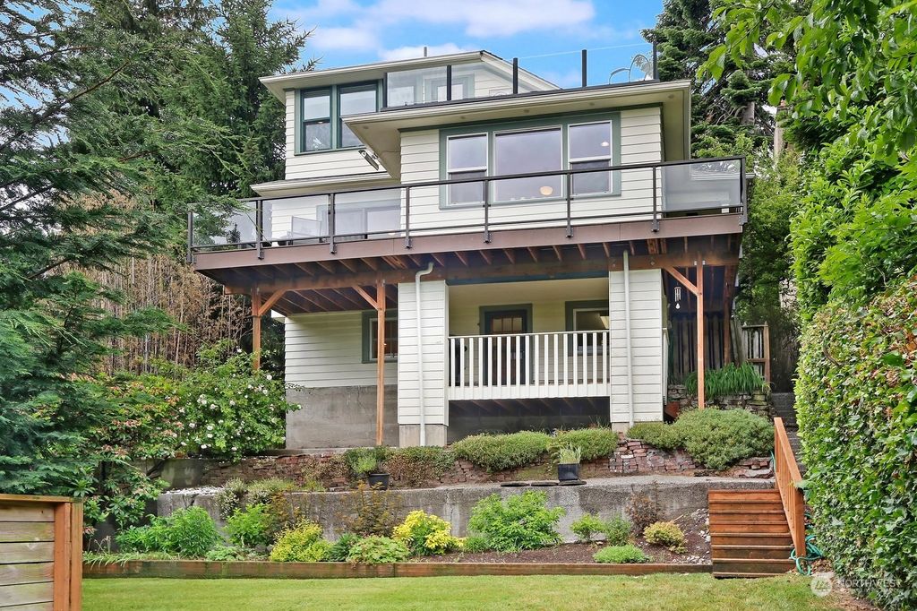 Photo of 1110 4th Avenue N, Seattle, WA 98109 (MLS # 2069723)