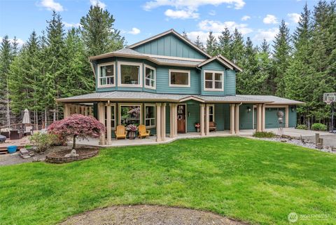 Photo of 418 Shy Bear Road, Toutle, WA 98649 (MLS # 2370403)