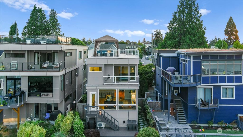 Photo of 2304 Walnut Avenue SW, Seattle, WA 98116 (MLS # 2215944)