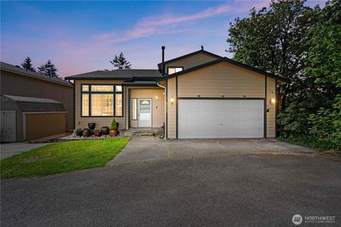 Photo of 6213 23rd Street NE, Tacoma, WA 98422 (MLS # 2526559)