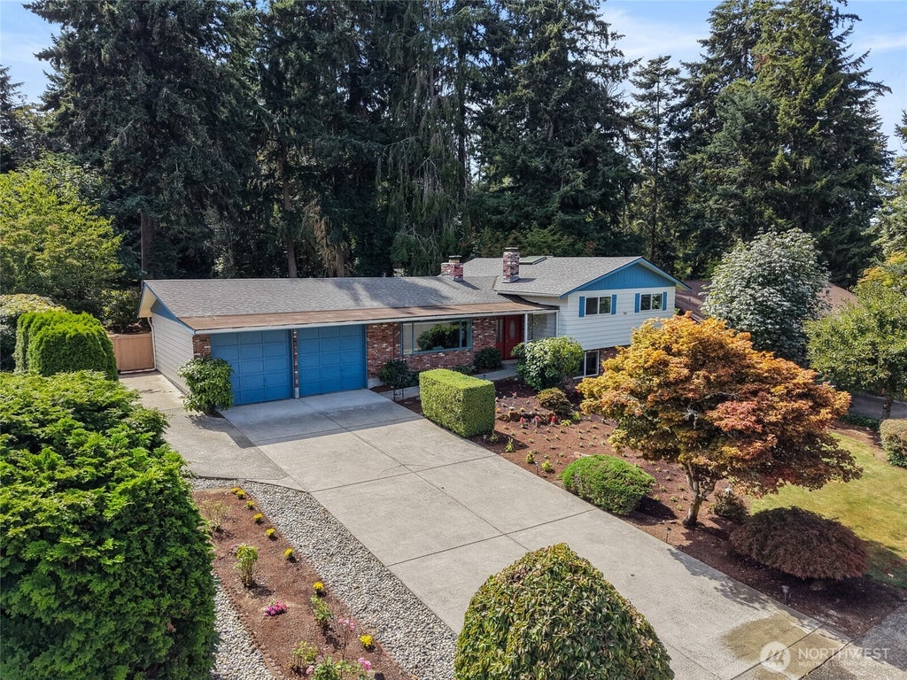 Photo of 741 S 295th Place, Federal Way, WA 98003 (MLS # 2573590)