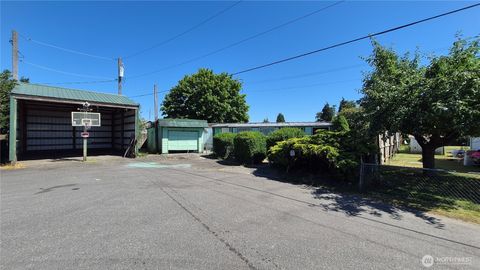 Photo of 3304 Edgewood Lane, Centralia, WA 98531 (MLS # 2544740)