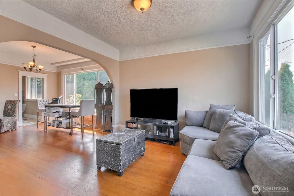 Photo of 916 23rd Avenue S, Seattle, WA 98144 (MLS # 2559931)