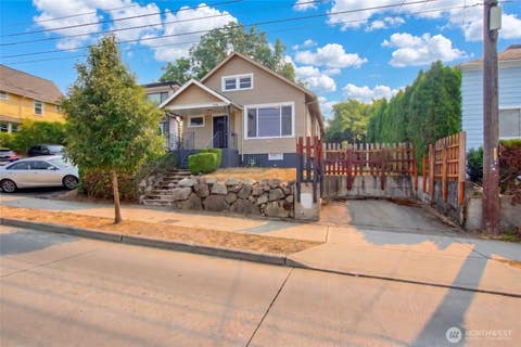 Photo of 916 23rd Avenue S, Seattle, WA 98144 (MLS # 2559931)