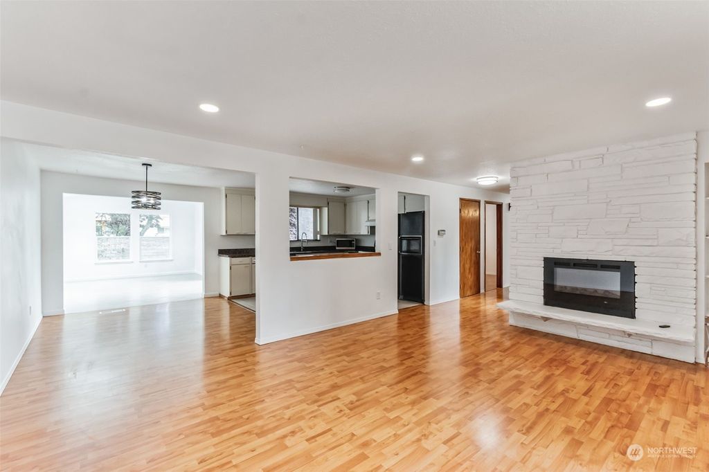 Photo of 2454 SW 307th Street, Federal Way, WA 98023 (MLS # 2258894)