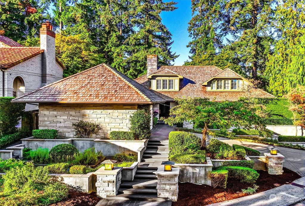 Photo of 2121 Parkside Drive E, Seattle, WA 98112 (MLS # 2012937)