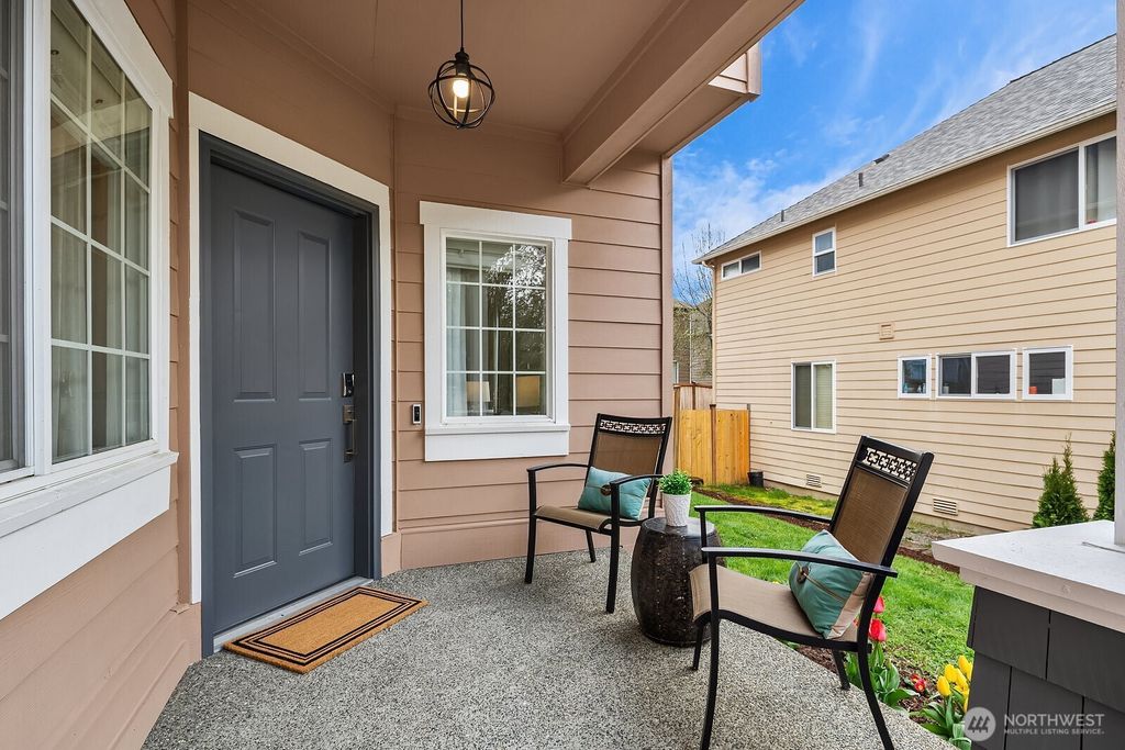 Photo of 22637 SE 12th Place, Sammamish, WA 98075 (MLS # 2380564)