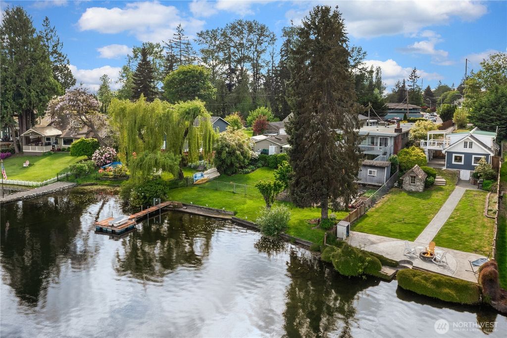 Photo of 31204 8th Avenue SW, Federal Way, WA 98023 (MLS # 2529892)