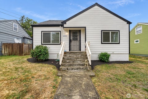 Photo of 4314 E C ST ST, Tacoma, WA 98404 (MLS # 2587776)