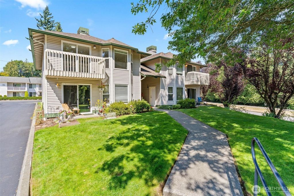 Photo of 301 9th Street #3, Snohomish, WA 98290 (MLS # 2419788)